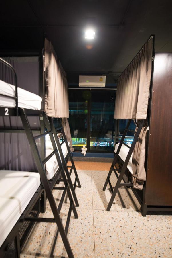 Teegether Hostel Bangkok Exterior foto